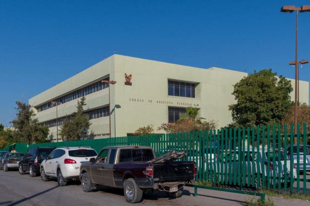 Muere joven que se lanzó de segundo piso en Clínica 66 del IMSS en Torreón