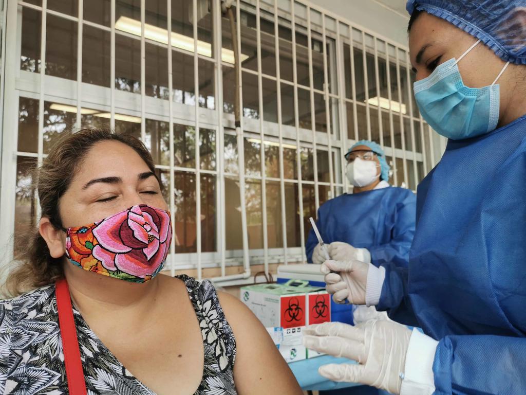 Han vacunado a más de 70 mil trabajadores de la educación en Oaxaca