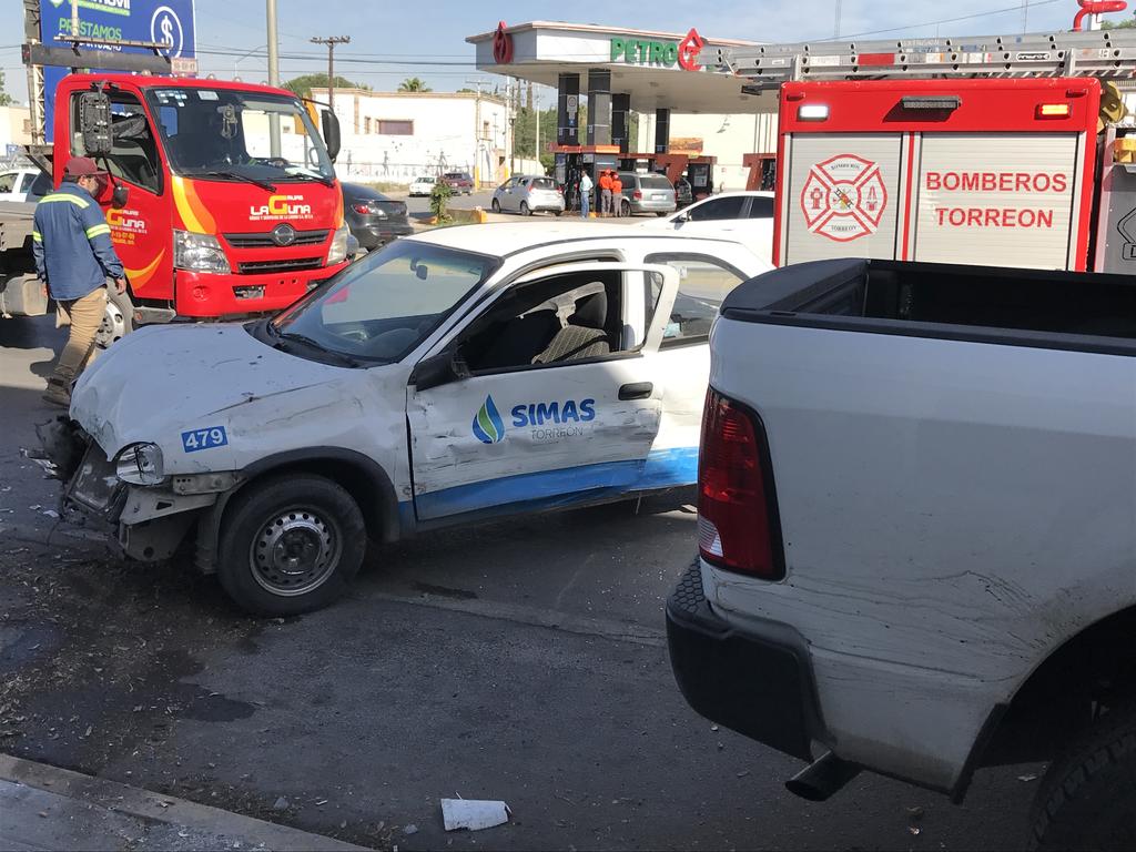 Choca unidad del SIMAS en el Centro de Torreón; tres personas resultaron lesionadas