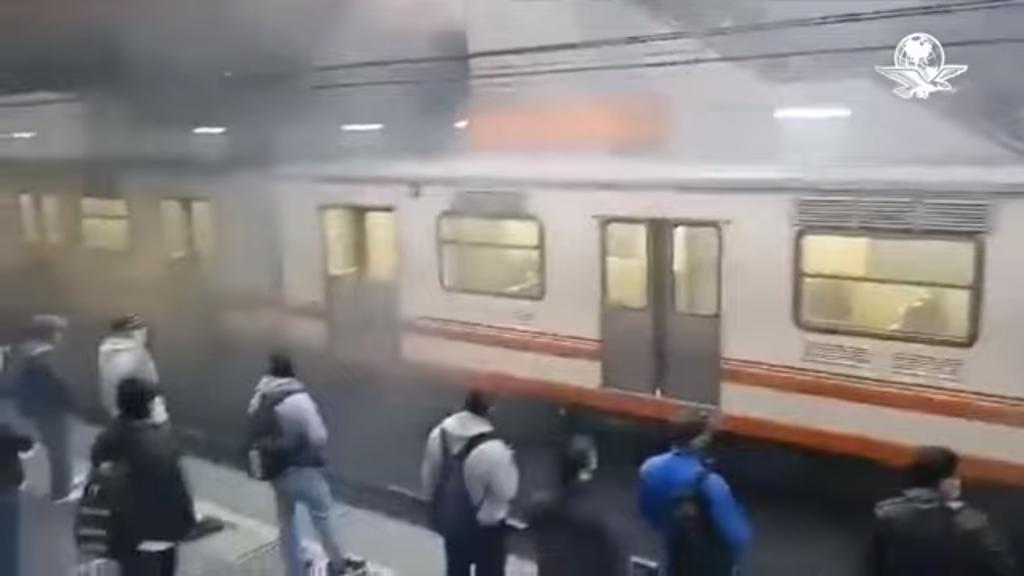 Registran salida de humo en tren del Metro de CDMX