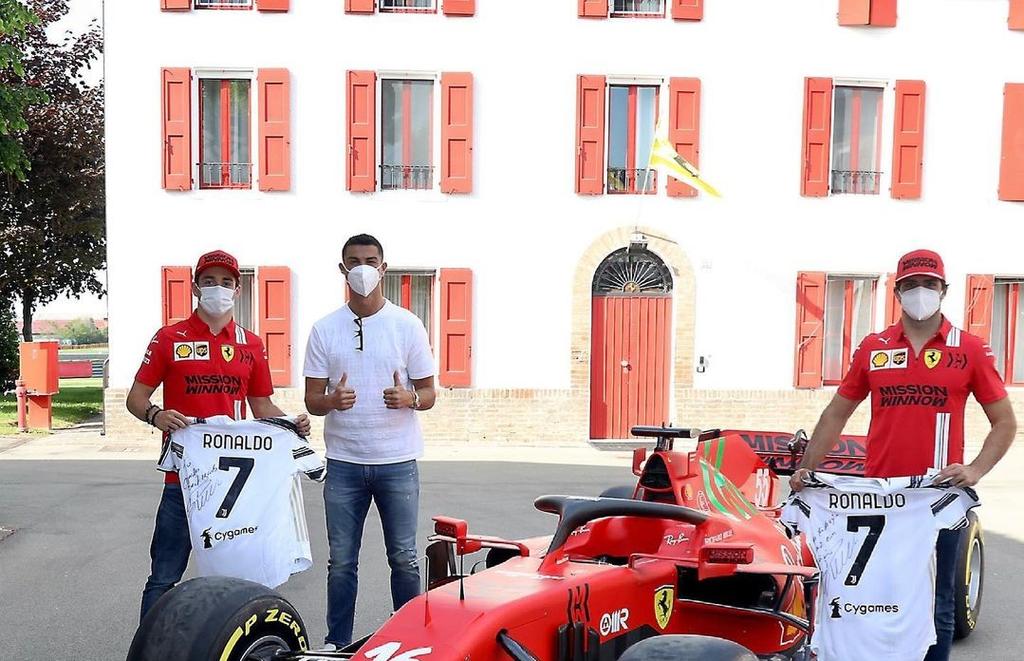 Cristiano visita cuartel general de Ferrari