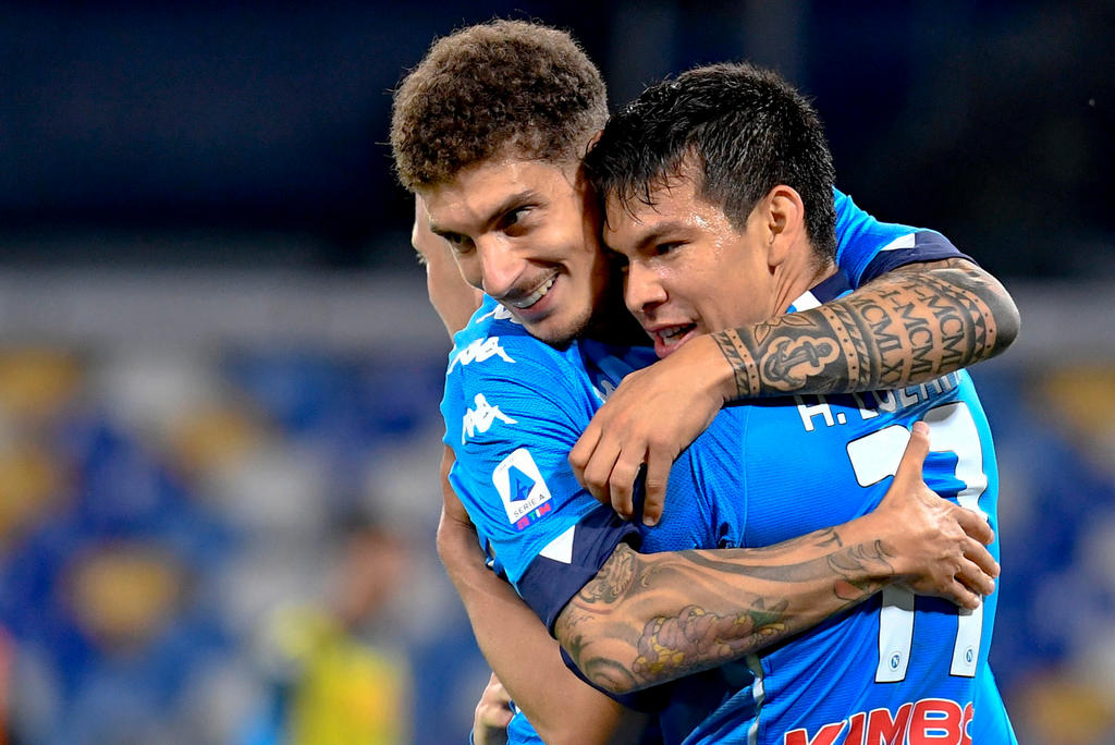 'Chucky' Lozano anota en su regreso a la titularidad con Napoli