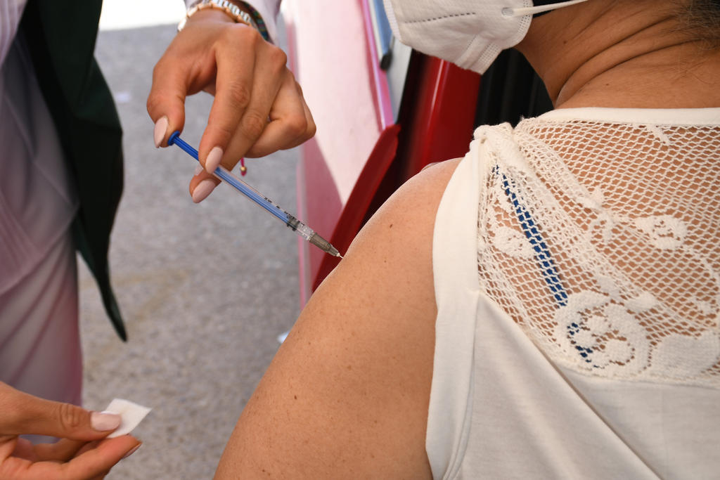 Vacunarán contra el COVID a embarazadas junto con población de 50 a 59 años de Torreón