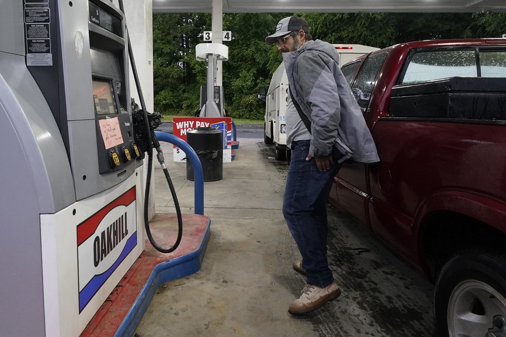 Pide Biden no elevar precios de gasolinas en EUA