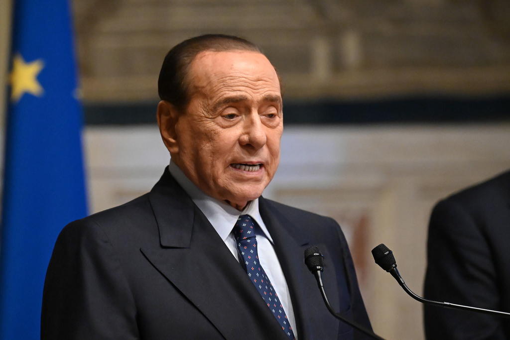Berlusconi recibe el alta tras cinco días en el hospital