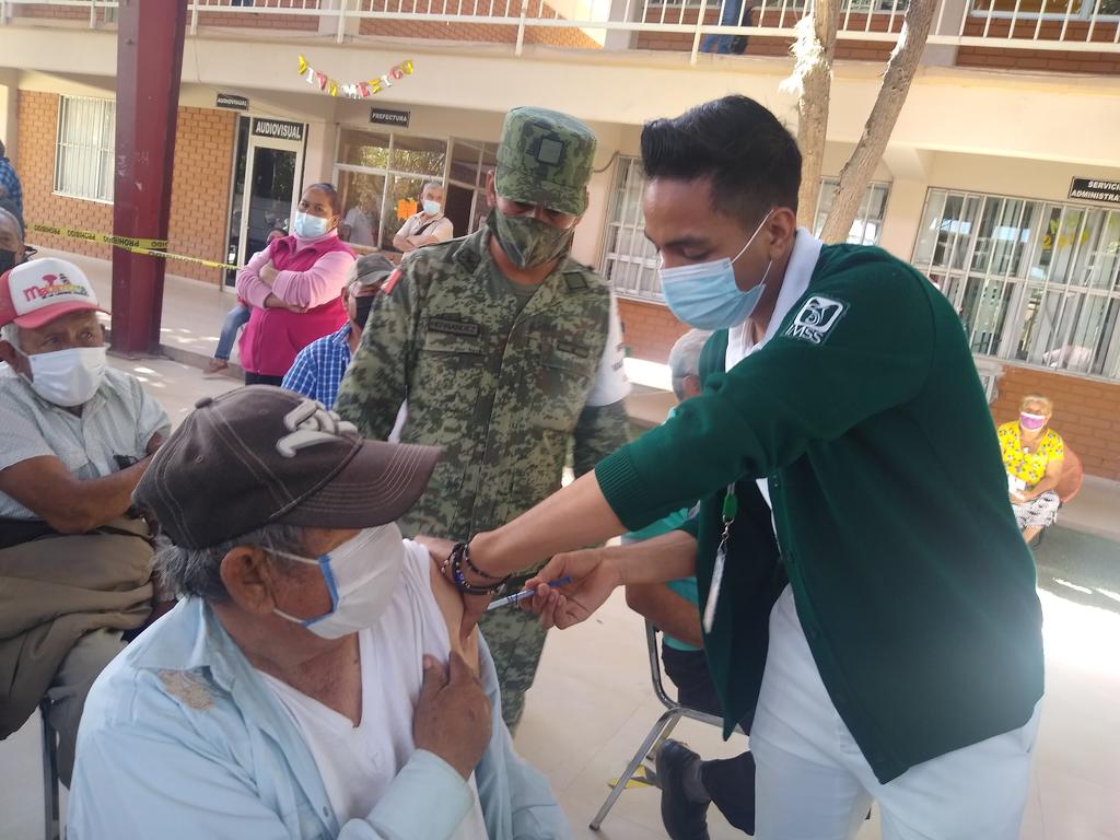 El lunes inicia vacunación a personas de más de 50 años en Madero y San Pedro