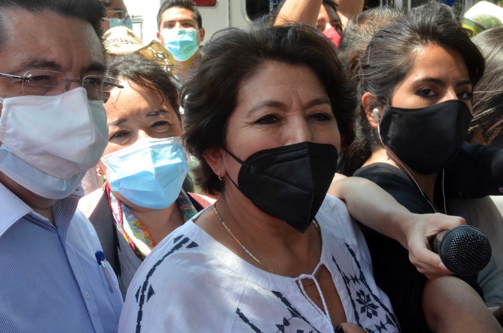 Recorre Delfina  Gómez centro de vacunación en el Estado de México