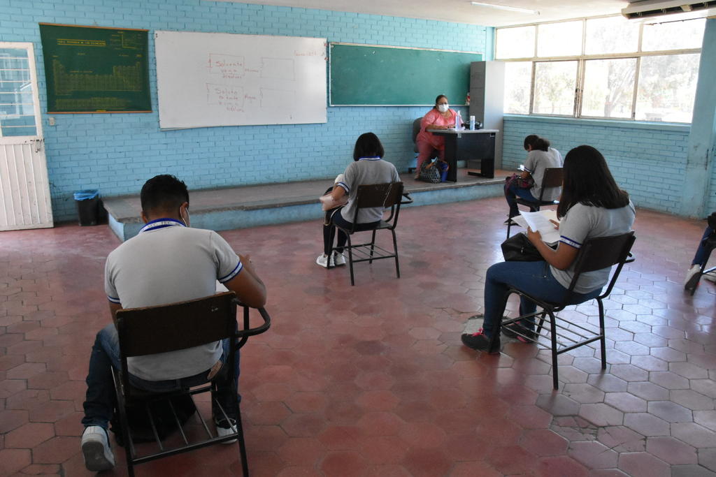 Retornaron este lunes a las aulas, mil alumnos de la región Centro de Coahuila