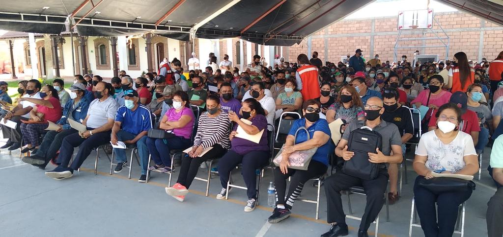 Abren en Torreón nuevo punto de vacunación contra COVID en Centro Comunitario Peñoles
