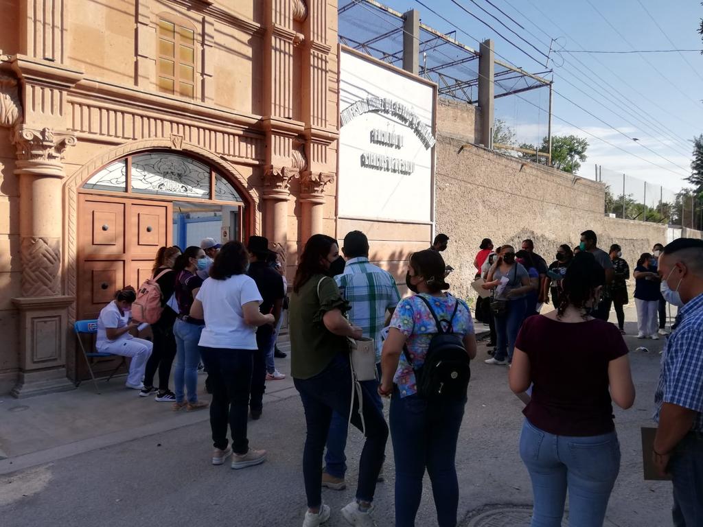 Inicia jornada de aplicación de segundas dosis antiCOVID para el personal de salud en Gómez Palacio