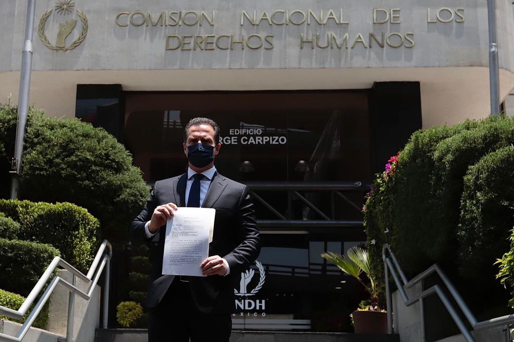 Presenta Adrián de la Garza queja ante CNDH contra AMLO