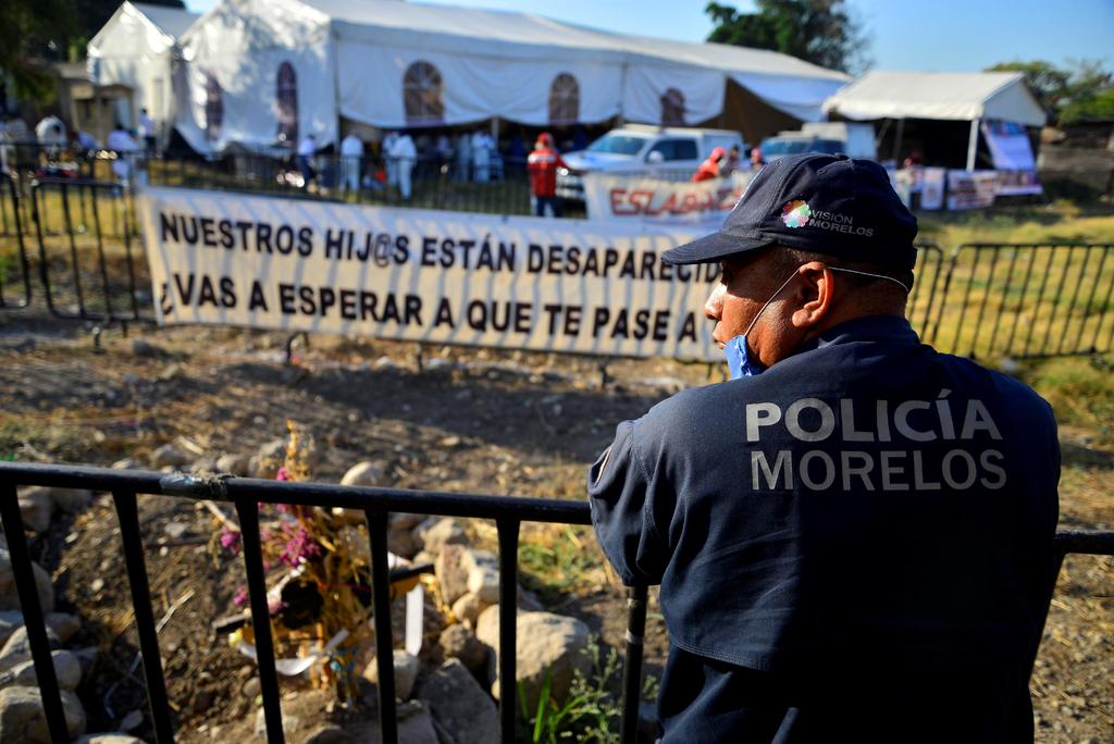 Alistan inhumación de 600 cadáveres en Semefos de Morelos