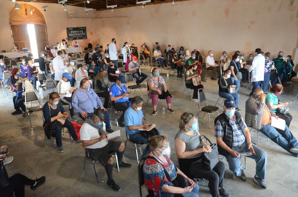 Vuelven a subir casos COVID en Nuevo León
