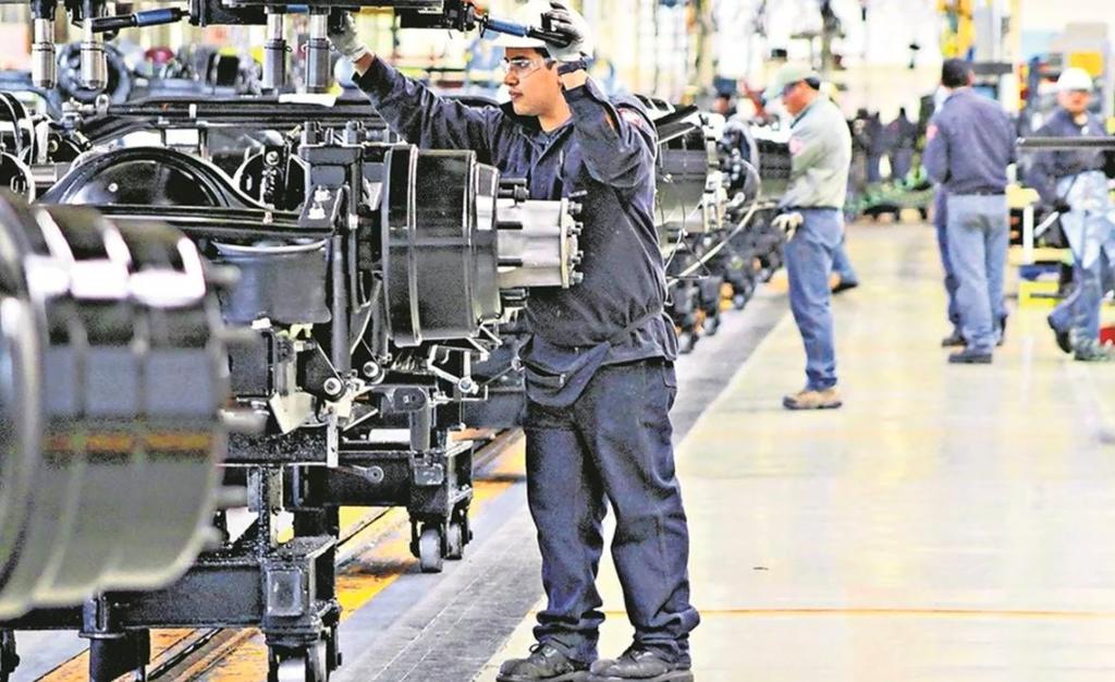 Economía mexicana crece 0.8% en primer trimestre de 2021; duplica estimación