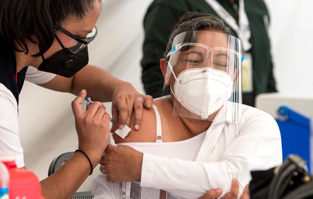 Inicia vacunación de mayores de 40 años en región sureste de Coahuila