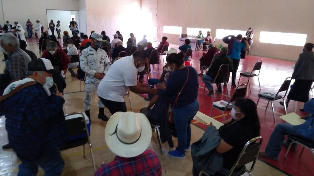 Personas de 50 a 59 años pendientes de vacunarse en Allende recibirán dosis al reabrir los puestos de vacunación