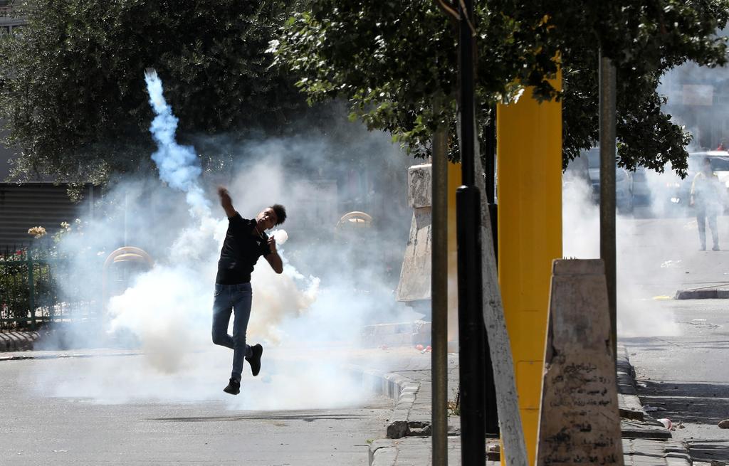 Reportan un palestino muerto por disparos israelíes en protestas en Cisjordania