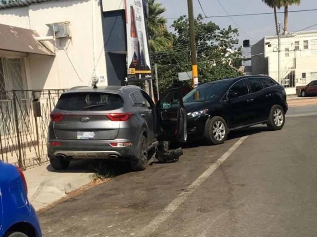 Accidente vial en Torreón deja daños en cuatro vehículos