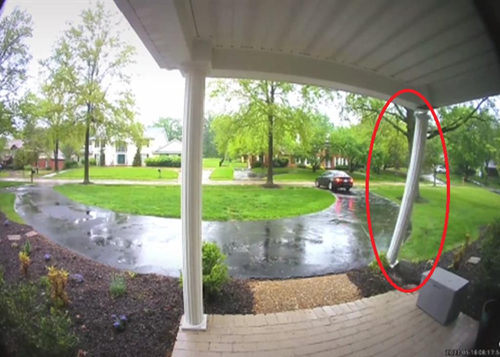 Comparte cómo es que destruye la entrada de su casa y se hace viral