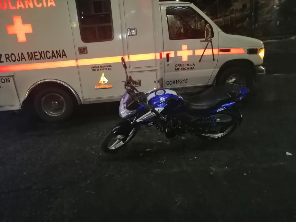 Motociclista ebrio derrapa en el sector Alianza de Torreón