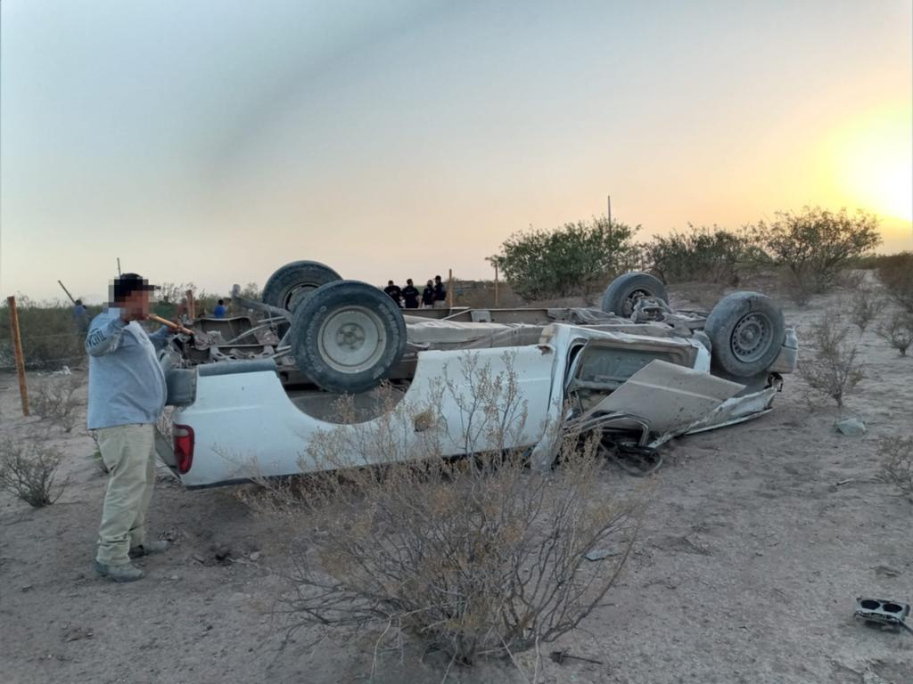 Vuelca camioneta en carretera libre Torreón- Saltillo, hay dos lesionados