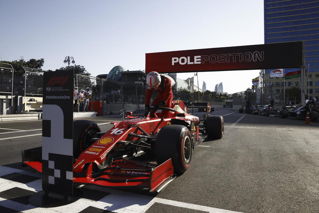 Leclerc saldrá primero en el Gran Premio de Azerbaiyán; 'Checo' Pérez en séptimo