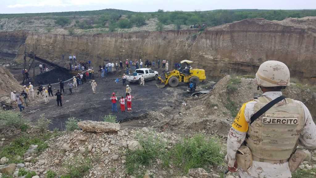 Continúan 6 mineros atrapados en mina Micarán en Múzquiz