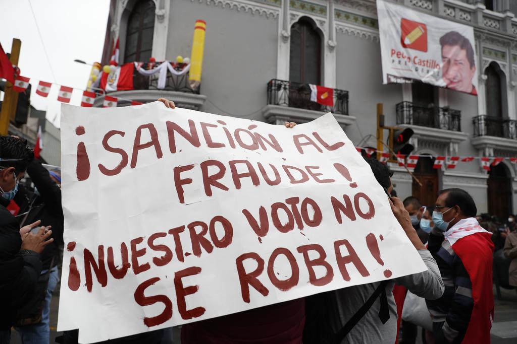 Expectación máxima en un día de resaca electoral en Perú