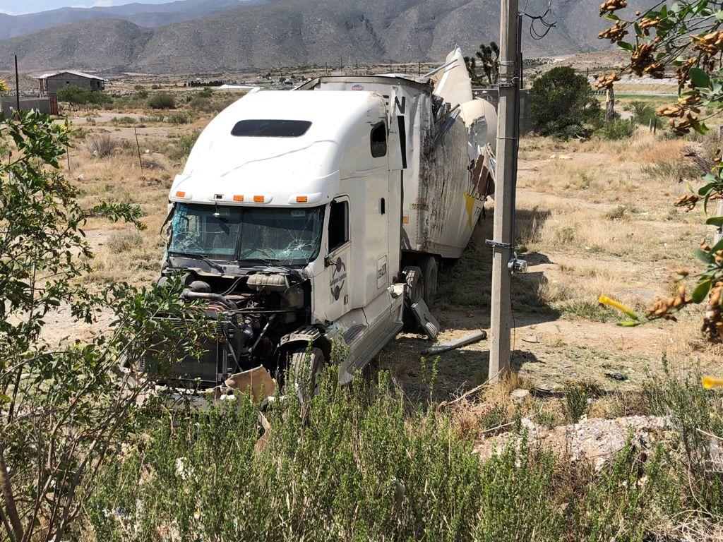 Dormita y pierde el control de camión en tramo Puerto México-Ojo Caliente