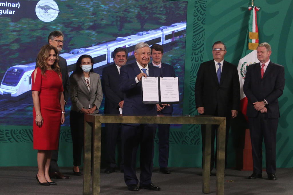 Firman contrato para adquisición de vagones del Tren Maya