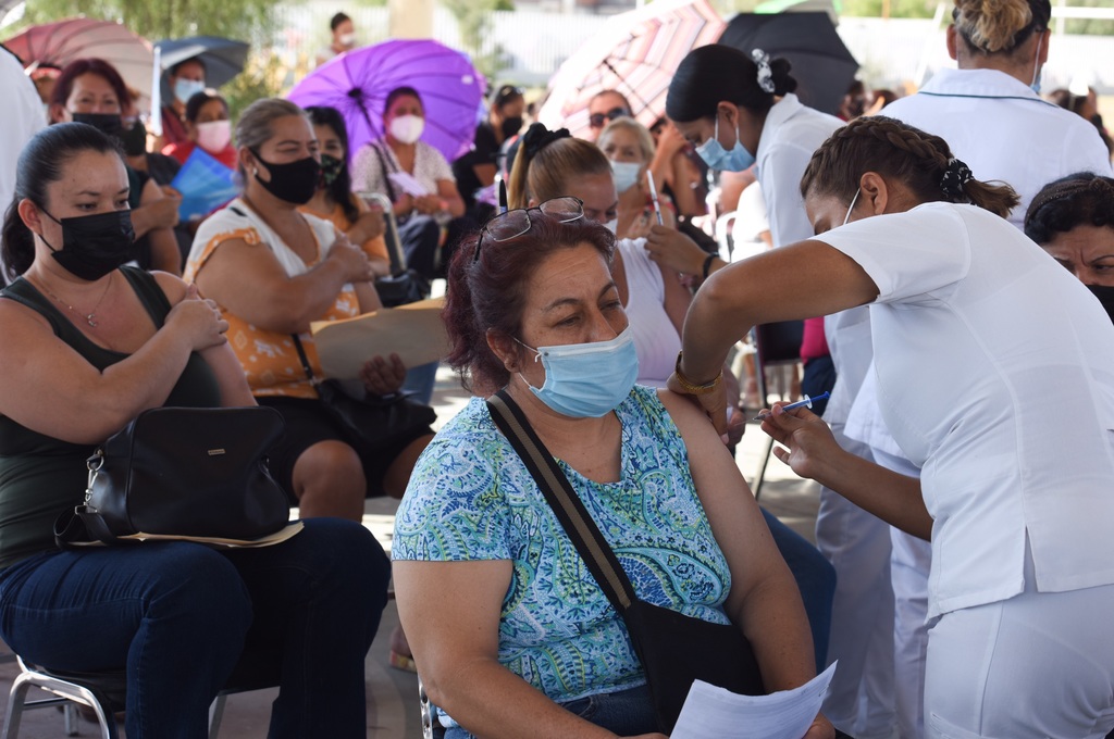 Buscan asignar más dosis antiCOVID a sedes en Torreón