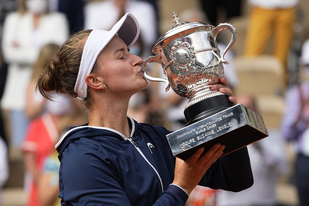 Krejcikova conquista el título en Roland Garros