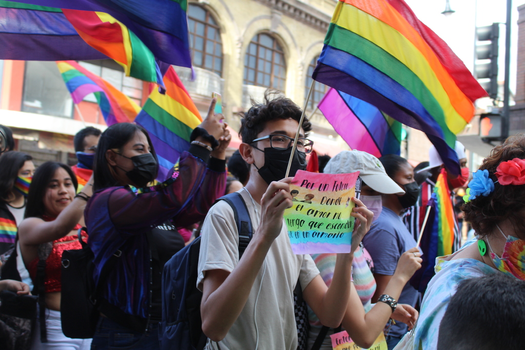 Realizan marcha del orgullo gay en Saltillo