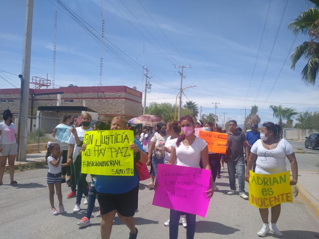 Se manifiestan en Matamoros; piden la liberación de empleado detenido por feminicidio de Ivón