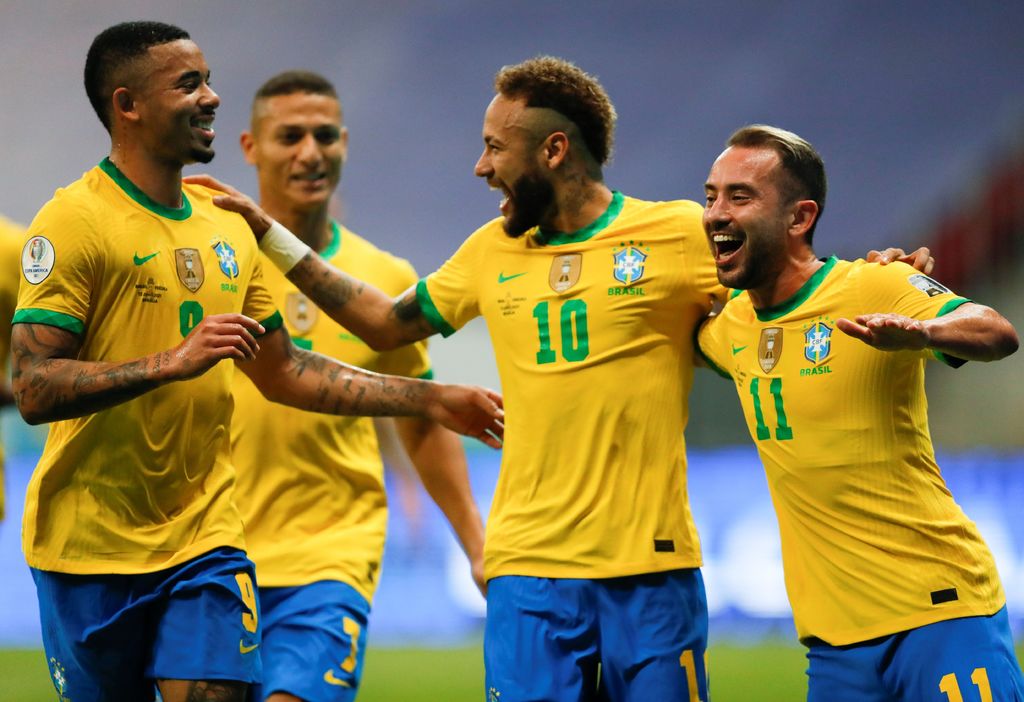 Golean brasileños en su debut en Copa América