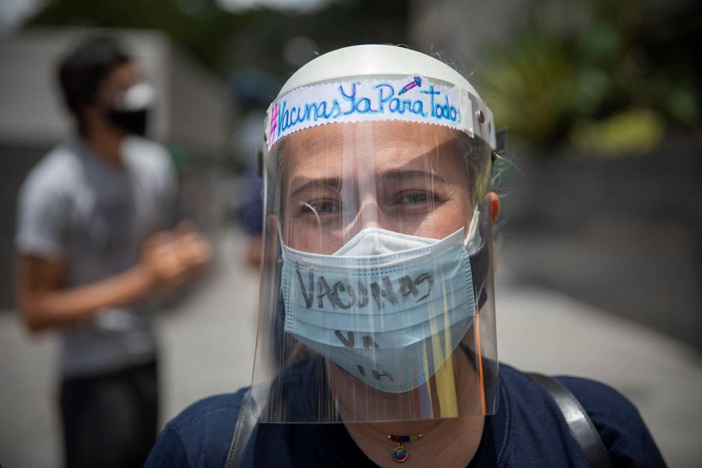 Un año de protestas y adioses; personal médico venezolano ante COVID-19