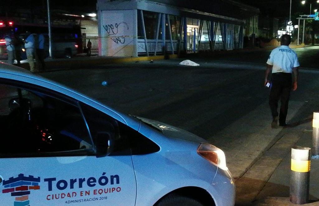 Vendedor ambulante muere arrollado en Torreón; conductor de vehículo huyó