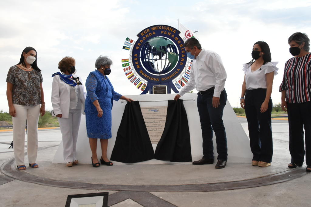 Inaugura alcalde de Monclova la Rotonda Panamericana