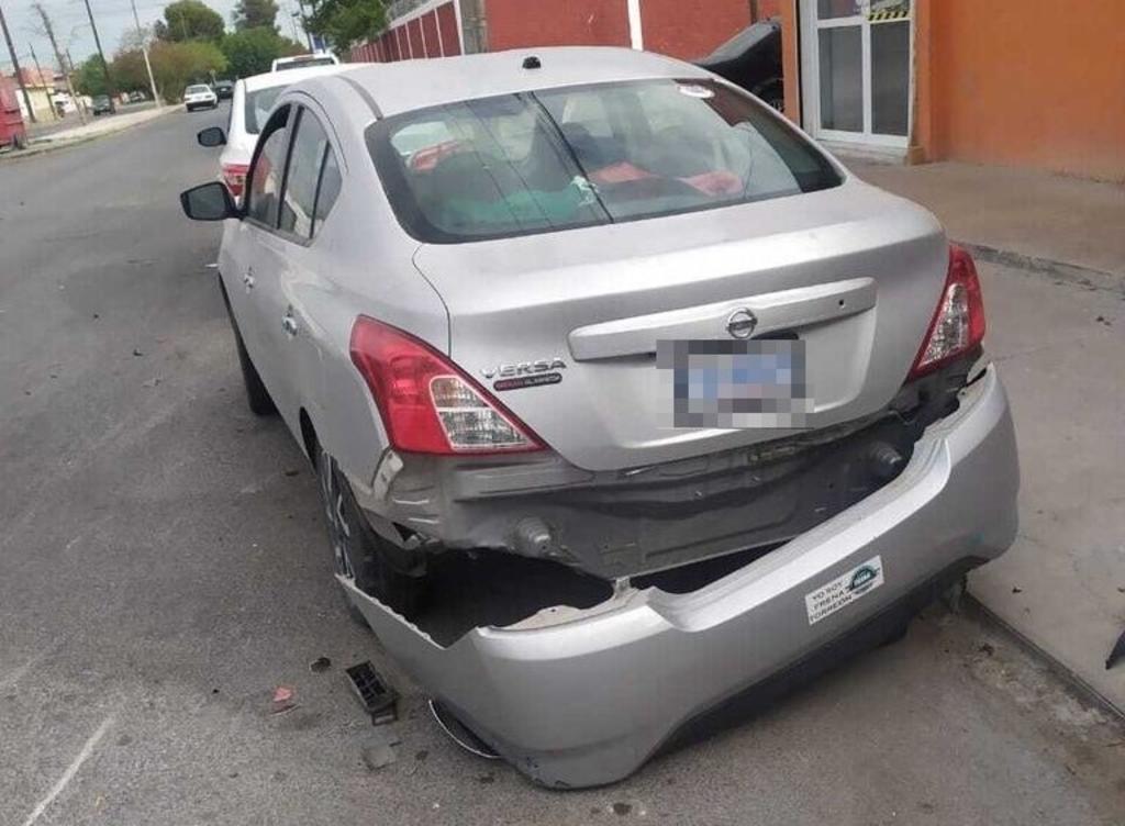 Motociclista ebrio se impacta contra auto estacionado en Torreón