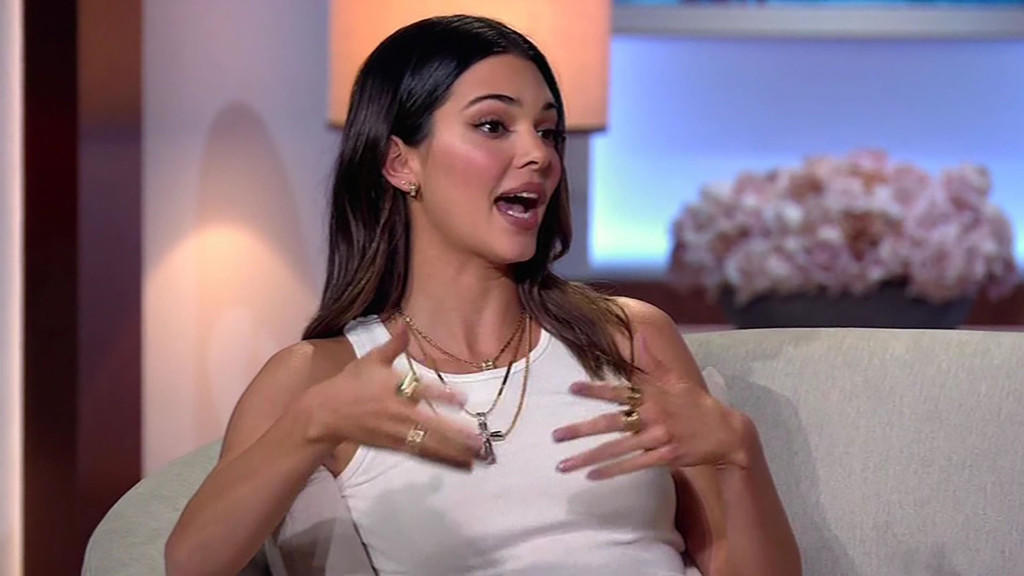 Kendall niega 'maldición' de las Kardashian-Jenner con los hombres