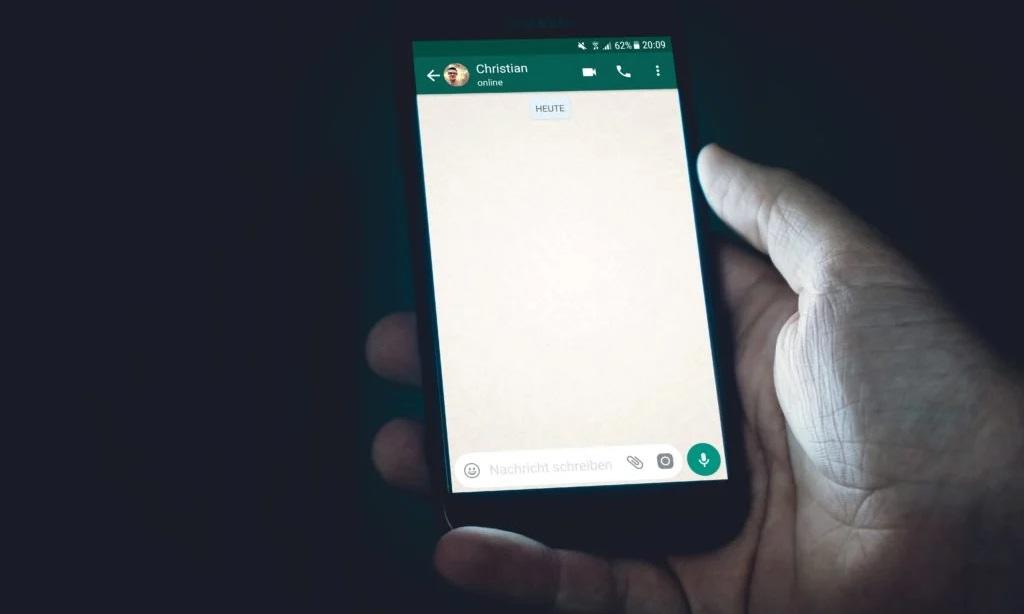 ¿Qué son y para qué sirven los mensajes invisibles en WhatsApp?