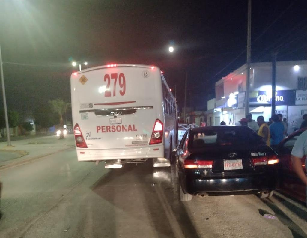 Discusión entre automovilistas en la colonia Villas La Merced de Torreón termina en accidente vial