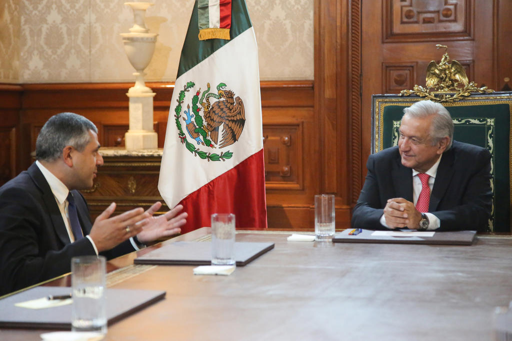 López Obrador recibe en Palacio Nacional al secretario de la Organización Mundial de Turismo