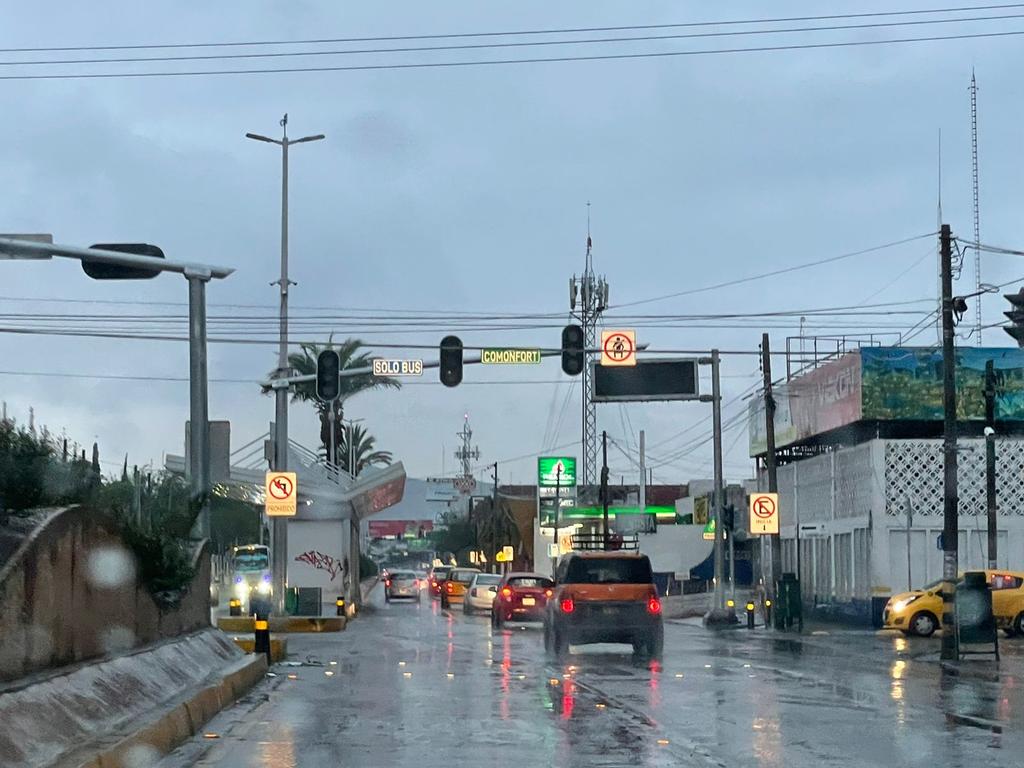 Torreón amanece con lluvia; autoridades despliegan operativos de atención