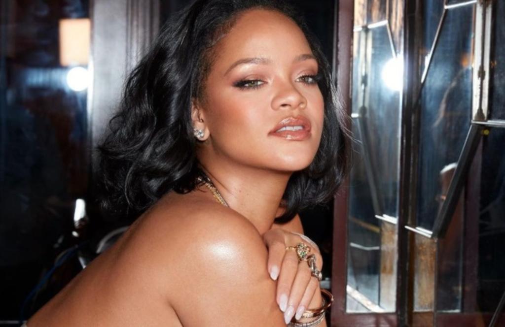 Rihanna hace 'arder' la red con lencería