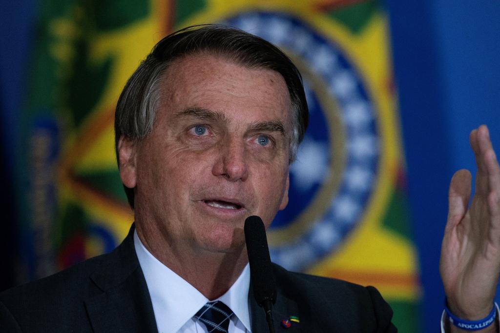 Jair Bolsonaro afirma que gobernador salió del clóset para promover su candidatura
