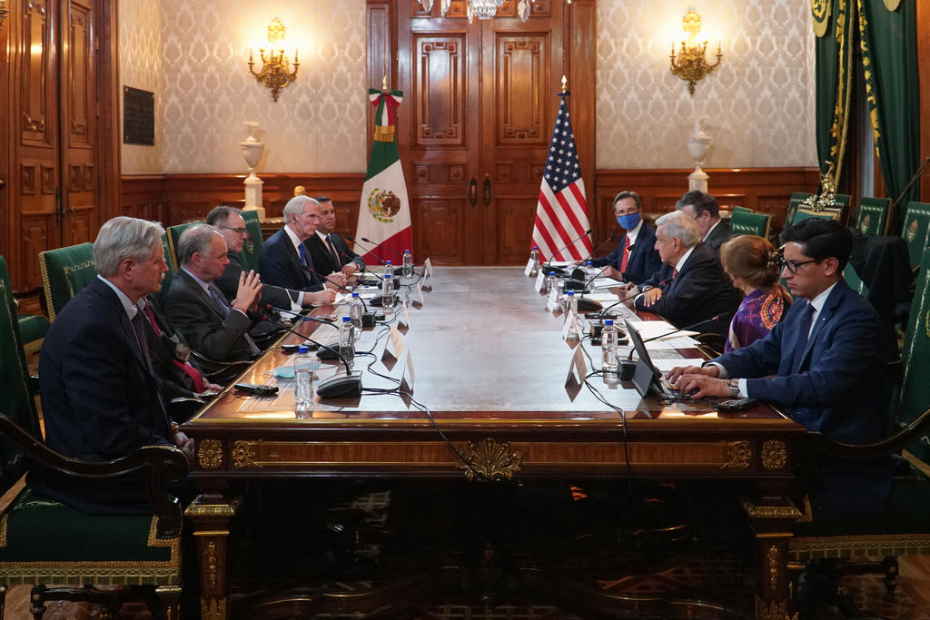 López Obrador sostiene encuentro con legisladores de EUA