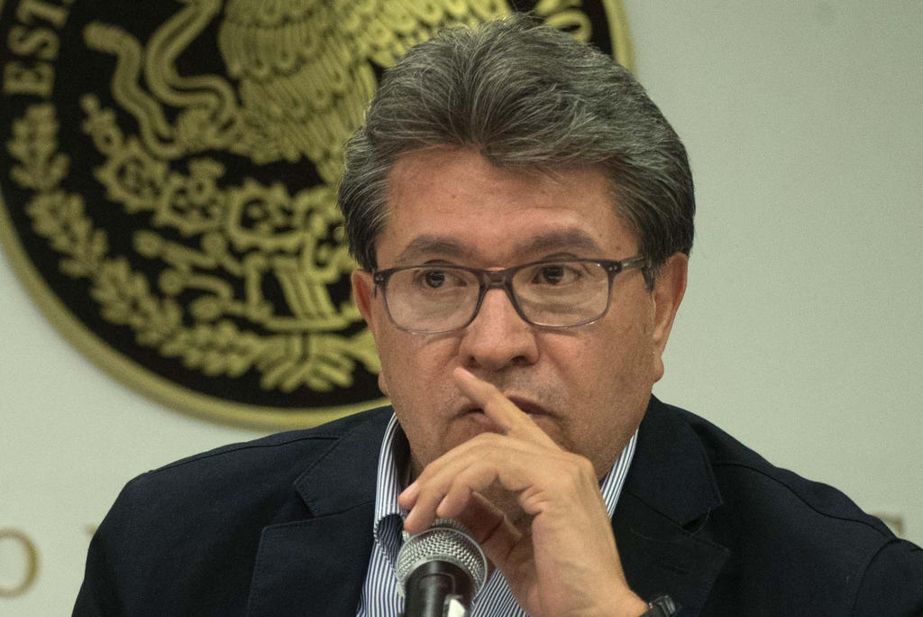 Monreal pide 'piso parejo' en Morena para sucesión presidencial