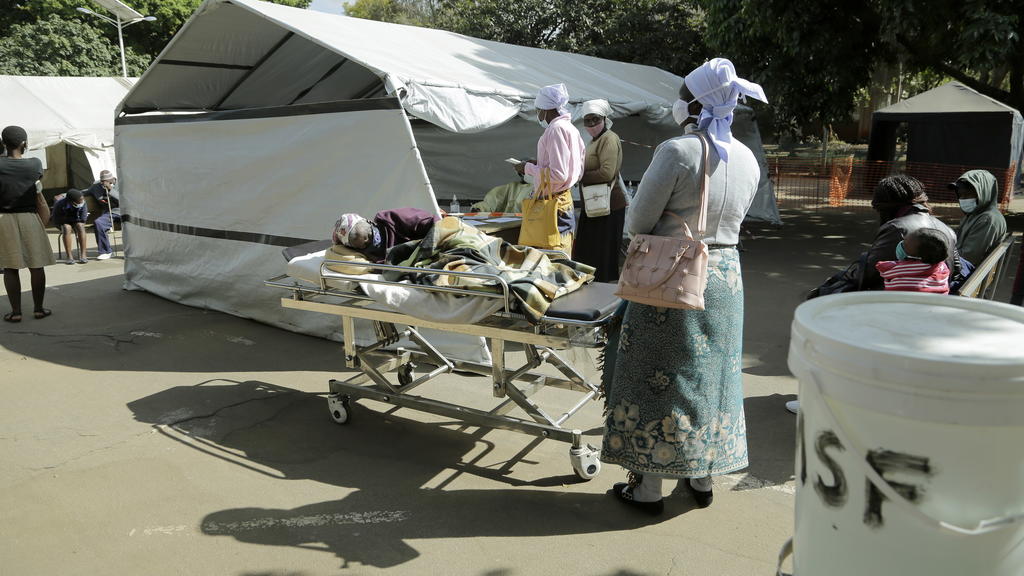El número de muertos por la pandemia de COVID supera la barrera de los cuatro millones