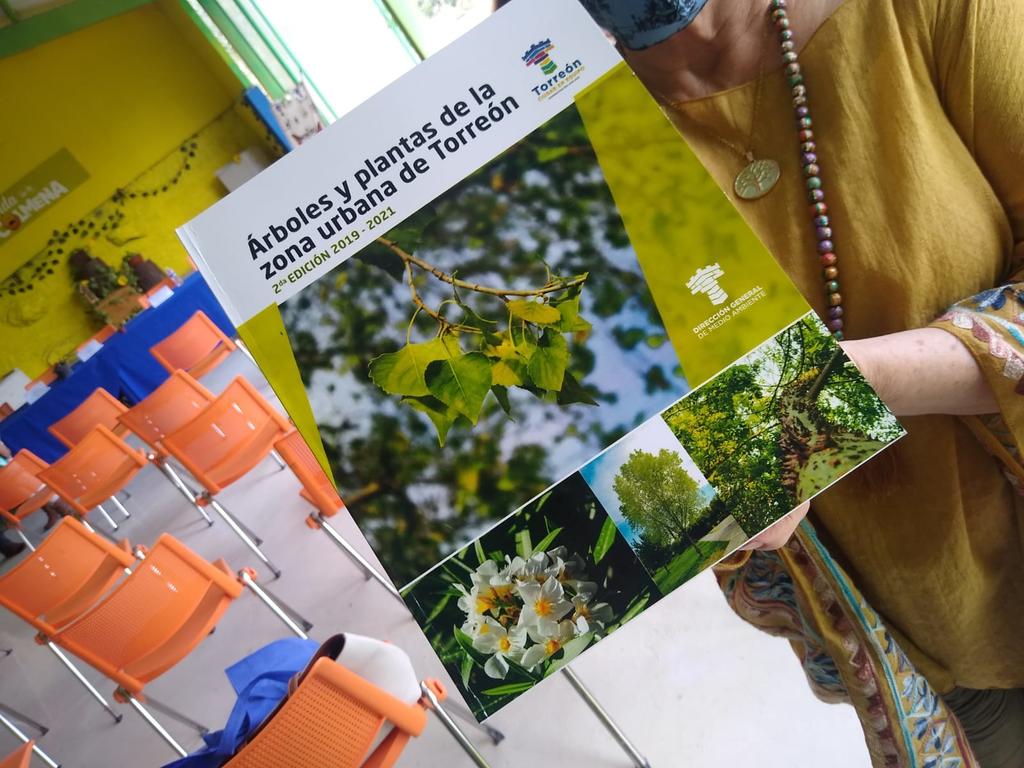 Presentan segunda edición del libro 'Arboles y plantas de la zona urbana de Torreón'